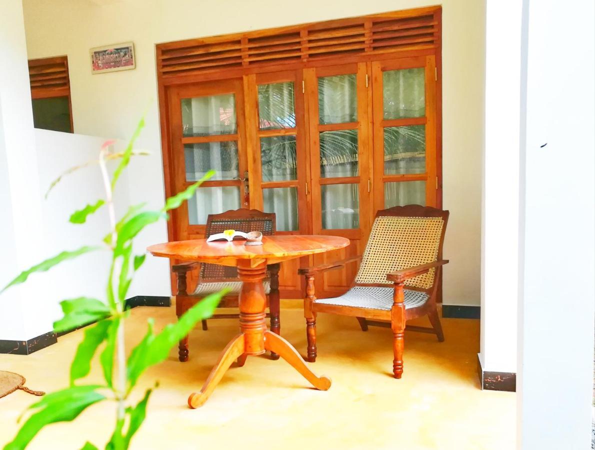 Relax Beach House Тангале Екстериор снимка