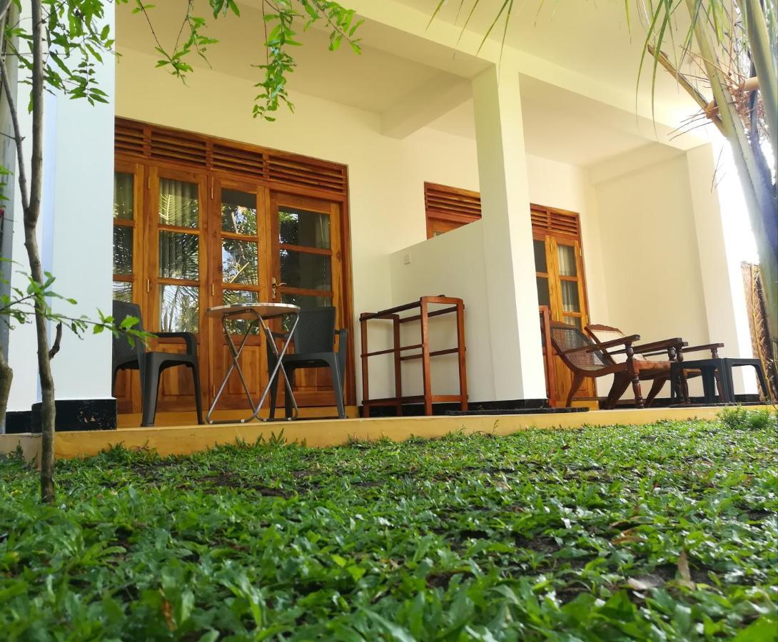 Relax Beach House Тангале Екстериор снимка